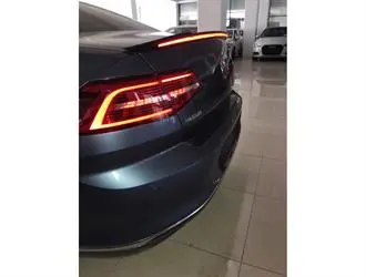 Passat B8 Led Spoiler - Parlak Siyah
