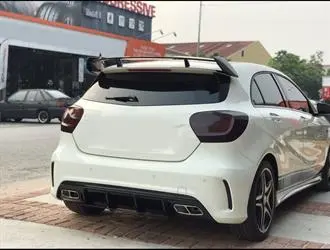 A Serisi W176 Makyajlı (2015-2018) A45 Siyah Difüzör ve Silver Egzoz Seti