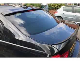 E90 Cam Üstü Spoiler - Parlak Siyah