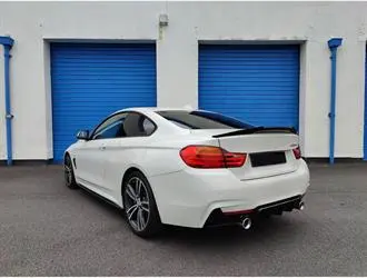 F32 M4 Spoiler - Parlak Siyah