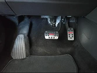 Focus 3 Makyajlı Kırmızı Yazı Otomatik Vites Pedal Seti