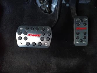 Focus 3 Makyajlı Kırmızı Yazı Otomatik Vites Pedal Seti