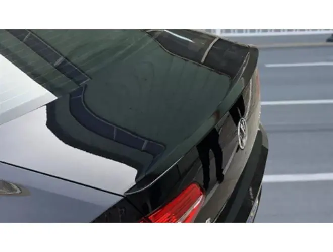 Passat B8 Spoiler - Parlak Siyah