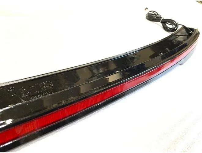 Passat B8 Led Spoiler - Parlak Siyah