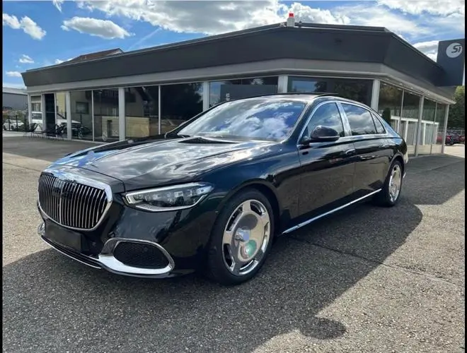 E Serisi W213 (2020-Sonrası) Maybach Body Kit -Siyah Sis Kapak