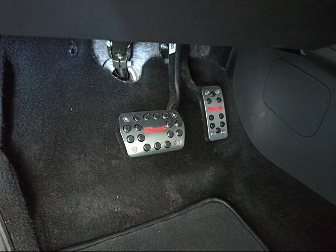 Focus 3 Makyajlı Kırmızı Yazı Otomatik Vites Pedal Seti