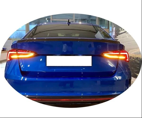 Octavia (2020-Sonrası) Hybrid Parlak Siyah Spoiler