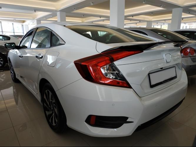 Civic FC5 Boyasız V Style Spoiler